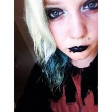 Brooke Arnott's Instagram, Twitter & Facebook