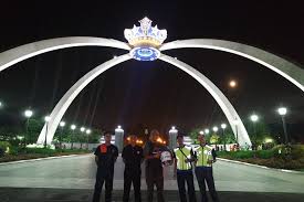 The istana bukit serene is the official residence for the sultan of johor and remains as one of the most famous landmarks in johor. I Am Malaysian Laman Mahkota Istana Bukit Serene Johor Facebook