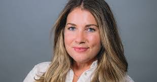 Rebecca Ottinger's Instagram, Twitter & Facebook