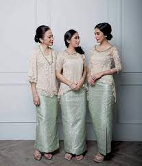 20 model baju songket 2019 terbaru desain elegan modern koleksi model baju songket 2019 terbaru desain modern elegan dan mewah cocok dikenakan untuk berbagai acara seperti pesta pernikahan kondangan wisuda atau acara resmi lainnya koleksi baju gamis baloteli motif songket g01180f modern. 22 Ide Songket Pakaian Wanita Gaun Wanita