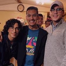 Love these gays 😂