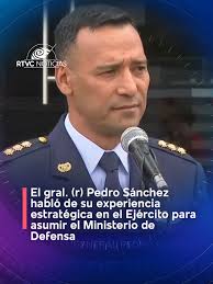 🎖️El gral. Pedro Arnulfo Sánchez Suárez fue designado nuevo ministro de  Defensa por el presidente Gustavo Petro, quien pasa al retiro para asumir  el nuevo cargo en la cartera: 🏛️En rueda de prensa, el ...