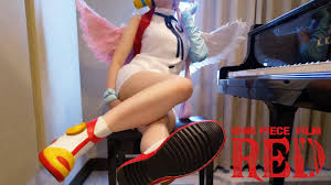 Pan Piano's adventure from cosplay star to sex symbol