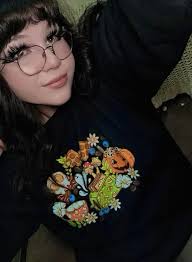 Dear Commanders, R93's Live2D costume Wisteria Minstrel will be available  in the “Ukiyo-e Tales” gacha starting Apr. 6th. If she's dreaming, please  don't wake her up, because she has you in her