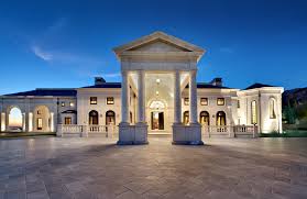 Maison De L Amitie Palm Beach Florida Russian Billionaire Dmitry Rybolovlev Is The Owner Of This Sea Facing House D Mansions Mansions Luxury Expensive Houses
