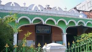 Masjid merupakan tempat ibadah penting bagi umat islam. 10 Masjid Bersejarah Di Jakarta