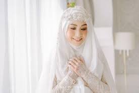 Baju pengantin menjadi hal paling pokok dan hal yang paling utama dibicarakan ketika akan melakukan proses pernikahan. Baju Pengantin 2018 Malaysia