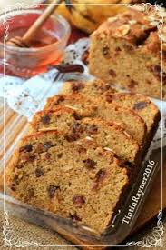 Ripe bananas, butter, sugar, egg, vanilla, baking soda, and flour. Banana Bread Cakes