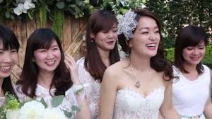 「百靈果」凱莉獻聲錄有聲書 ken酸：像機器人一樣 2021/04/21 12:21 《百靈果news》是號稱「全台最自由」的podcast節目，以敢說敢問的犀利風格深受廣大. Kimi Kylie ç¾Žéº—è¯é‡'è‰²ä¸‰éº¥å©šç¦®è¶…highå‰ªè¼¯ Youtube