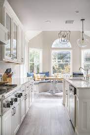 15 Beautiful Traditional Kitchen Designs With A Timeless Look Traditional Kitchen Design Interior Design Kitchen Galley Kitchen Design