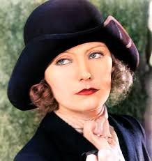 Tonight's in-arena giveaway is this BMO hat designed by Chicago artist EDO  🔥 We're giving away three hats