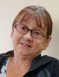 Lynn Poe's Instagram, Twitter & Facebook