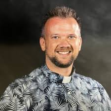 Aaron Pingul's Instagram, Twitter & Facebook