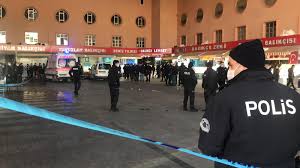 Konya'da husumetli iki grup karşılaşınca çatışma çıktı. Son Dakika Konya Da Balik Halinde Silahli Catisma Olu Ve Yaralilar Var