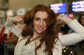 Georgina fleur wurde unter dem bürgerlichen namen fleur georgina bülowius in heidelberg geboren. Schauspielerin Georgina Fleur Teilnehmerin Der Tv Show Bachelor Auf Dem Flughafen In Frankfurt Am Main Vor Dem Flug Nach Australien Ins Dschungelcamp Stuttgarter Zeitung