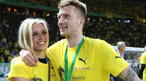 Die Freundin Von Marco Reus Zeigt Ihren Babybauch Marco Reus Reus Football