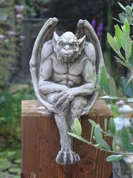 Steinfigur Kantensitzer Gargoyle