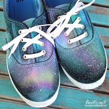 Let it naturally oxidize in the air for about 20 minutes. Tie Dye Galaxy Canvas Shoes Diy