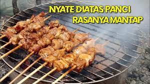 Menggoreng, memanggang, mamasak, menumis, merebus, dan mengukus. Bakar Sate Diatas Panci Rasanya Mantap Youtube