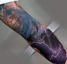 9 Best Lightning Tattoos Designs And Ideas Lightning Tattoo Sleeve Tattoos Geometric Tattoo