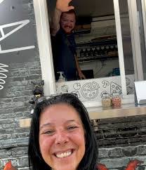 Emelin Reyes's Instagram, Twitter & Facebook