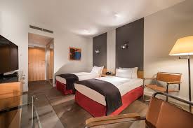 Private parking is possible on site at eur 20 per day. 4 Star Hotel Rooms In Berlin Holiday Inn Berlin City West