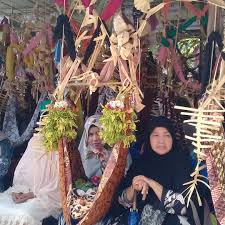 Lambung mangkurat museum is a museum in jalan ahmad yani 36, banjarbaru, south kalimantan, indonesia. Melihat Kursi Emas Di Museum Lambung Mangkurat