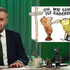 Er könne seiner mutter nicht erklären, warum er im fernsehen nicht präsenter sei. Zdf Magazin Royale Jan Bohmermann Stobert In Sachsen Nazis Nach Tv Kino