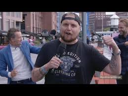 Trygve magnus slagsvold vedum (born 1 december 1978) is a norwegian politician for the centre party. Staysman Hele Norge Danser Selv Om Ingen Av Oss Kan Youtube