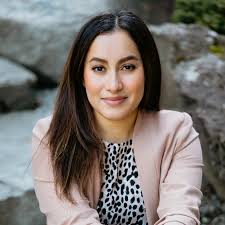 Laura Preciado's Instagram, Twitter & Facebook