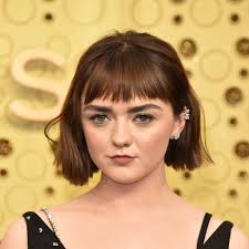 Short wavy bob hair for you! Maisie Williams S Brown Bob Haircut At The Emmys 2019 Popsugar Beauty Middle East
