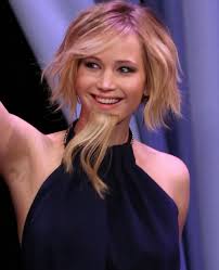 Ez nem szakállas vicc! Jennifer Lawrence szakállas nő lett! F