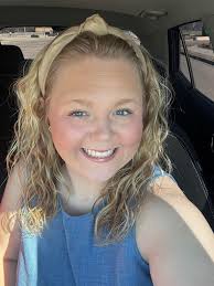 Hi 😍 This is one part of me you don't really see often, I do small  surprise decorations for birthdays and engagements too 😊 Funny enough, I  rarely post them. I was