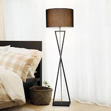 Le mélange de métal et de. Lampadaire Design Sur Pied Croise Avec Abat Jour Rond En Tissu Lampadaires Lumeers