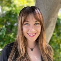 Noelle Winter's Instagram, Twitter & Facebook