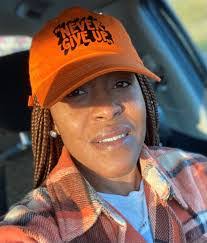 Tenisha Gibson's Instagram, Twitter & Facebook