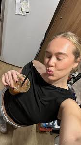 Me complaining to my regulars about my busy life ☕️😏