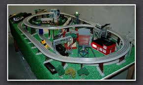 Lionel Train Track Table Long Google Search Model Train Table Model Trains Toy Train