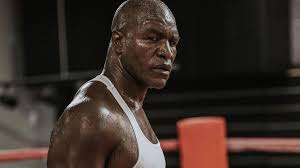Holyfield, a legendary former boxing champion, competed in his first bout since. Evander Holyfield Girlfriend Shows Backside In Photo