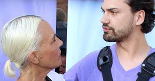 He has an older brother, wilson gonzalez ochsenknecht and a younger sister, cheyenne savannah. Natascha Ochsenknecht Grosse Sorge Um Sohn Jimi Blue Bunte De