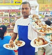 These are then made into prawn paste, which is the black coloured sauce you see. 10 Yummy Chee Cheong Fun You Need To Try In Penang Penang Foodie