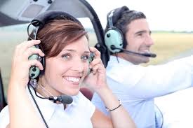 Gwersi Hedfan Lleol: Eich #1 Llwybr Terfynol i Ennill Trwydded Peilot