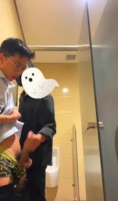 Public Restroom Handjob 1 - ThisVid.com