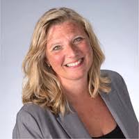 Kelly Mcclusky's Instagram, Twitter & Facebook