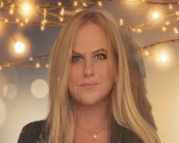 Lee Armstrong's Instagram, Twitter & Facebook