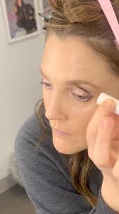 I’m growing my eyebrows out and to fill them in @thedrewbarrymoreshow , I  have been using a combo of our @flowerbeauty Fiber Fix Brow Gel (available  @cvs_beauty & @ultabeauty ) and Skinny Microbrow ...