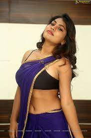 Hot indian girls saree cleavage. Pin On Barcelona Spain