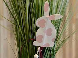 Osterkörbchen, osterhase basteln, osterdeko, osternest, ostereier bemalen, schneeglöckchen basteln mit papier, schmetterlinge, blumen. Osterhase Basteln Als Blumenstecker Osterhasen Basteln Osterkorb Basteln Basteln