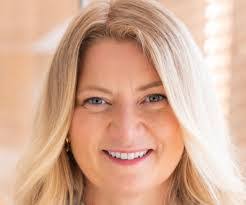 Lydia Lynch's Instagram, Twitter & Facebook