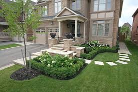 House Entrance Garden Ideas Landscapinghow To Handle A Side Entrance Gardens Pinterest Front Yard Landscaping Design Front Yard Landscaping Yard Landscaping
